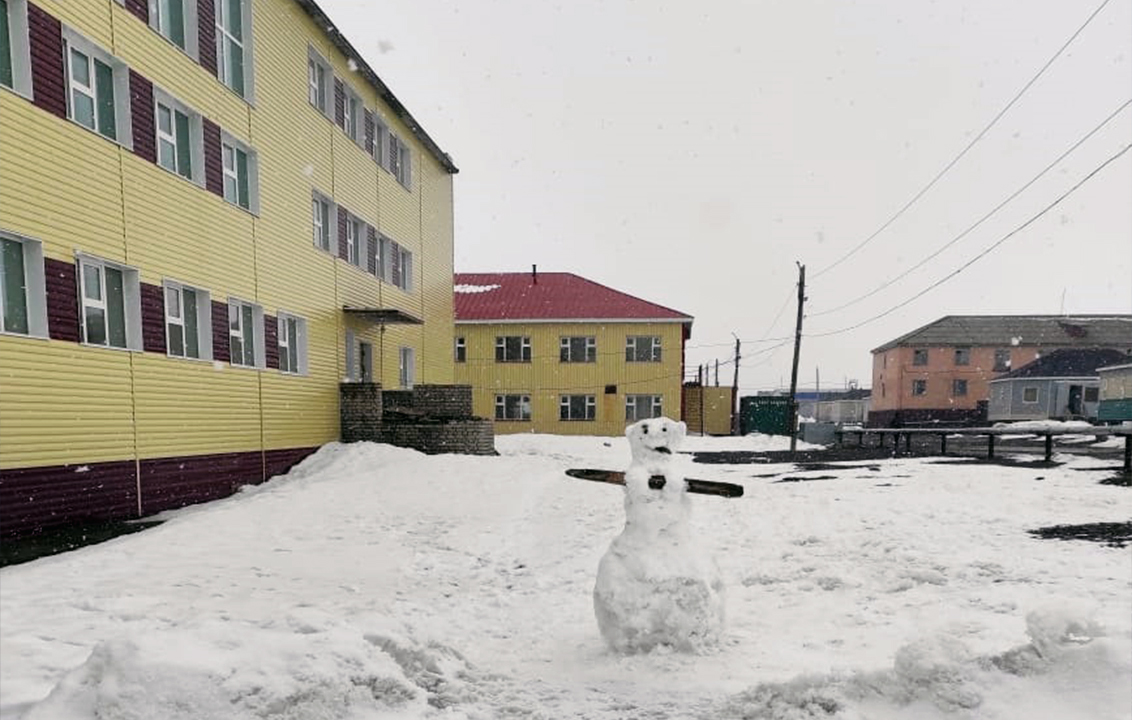 Дом который заканчивали строить выросший на нашей улице за несколько месяцев скоро будет заселяться